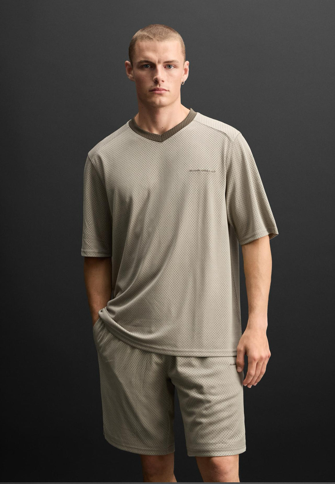 MESH TEXTURE T-SHIRT