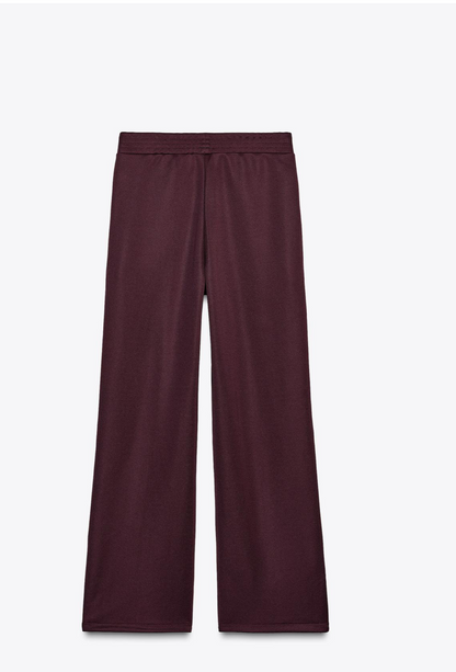 TROUSERS WITH ZIPS